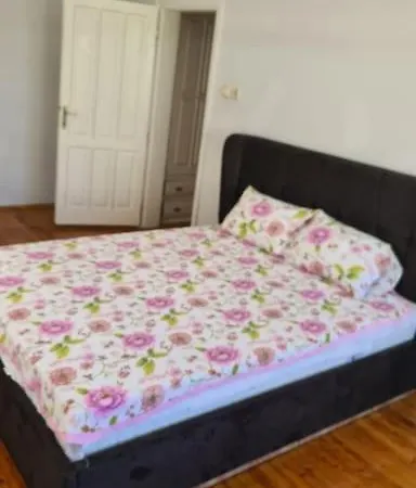 Merkezde Full Esyali Denize 50mt Alanya