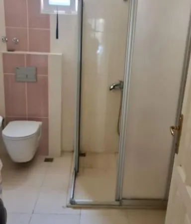 Apartamento Merkezde Full Esyali Denize 50mt