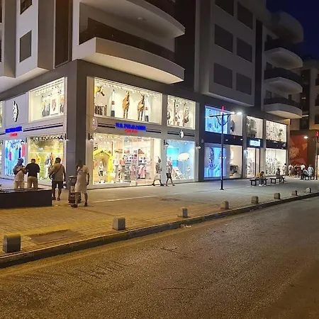 Apartamento Merkezde Full Esyali Denize 50mt