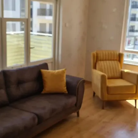 Apartamento Merkezde Full Esyali Denize 50mt